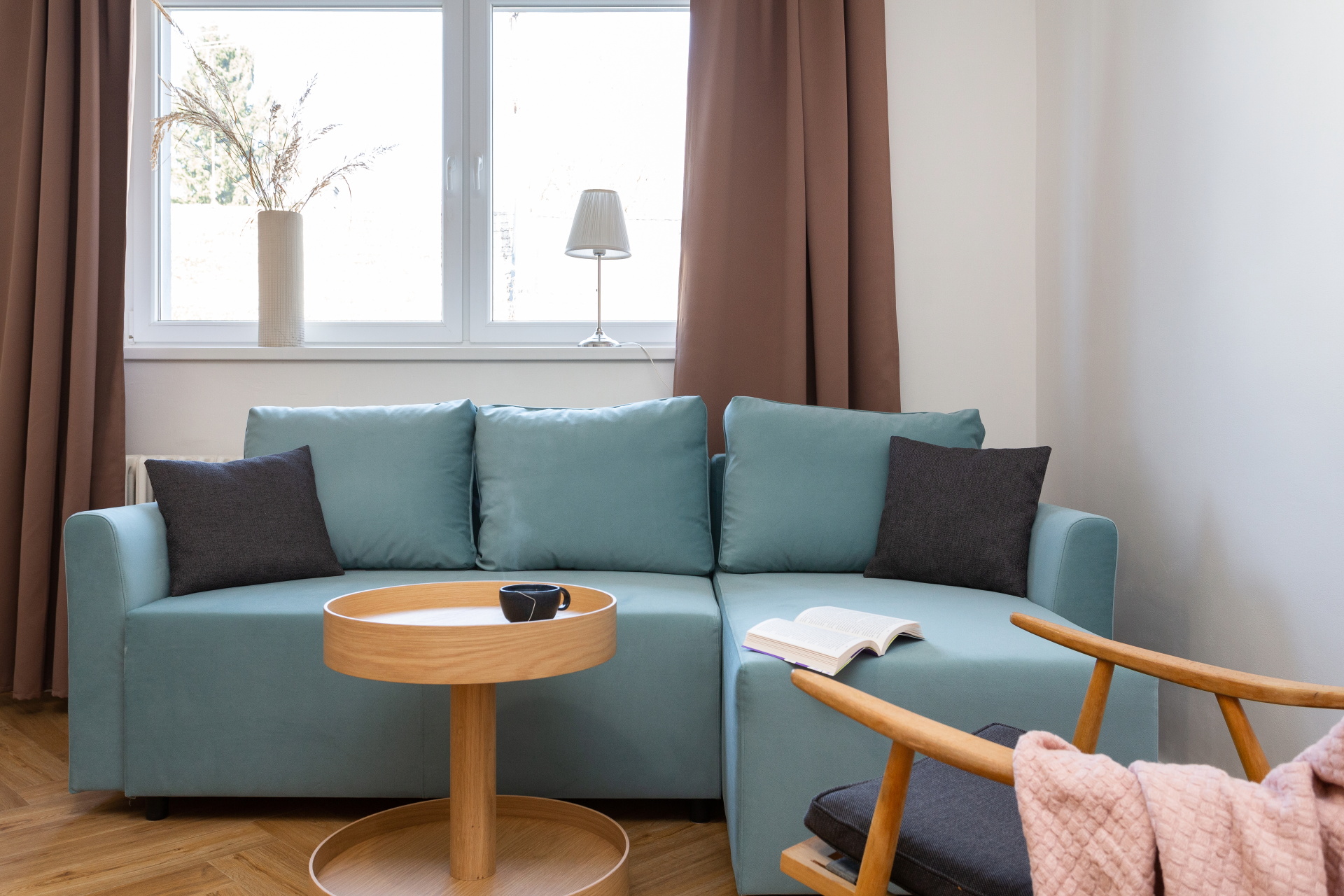 Apartmán 2 — detail pohovky